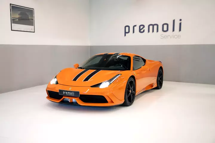 Ferrari 458 Speciale painted in Arancio Pastello