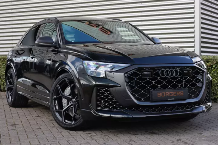 Audi RS Q8 painted in Dark Olive Metallic