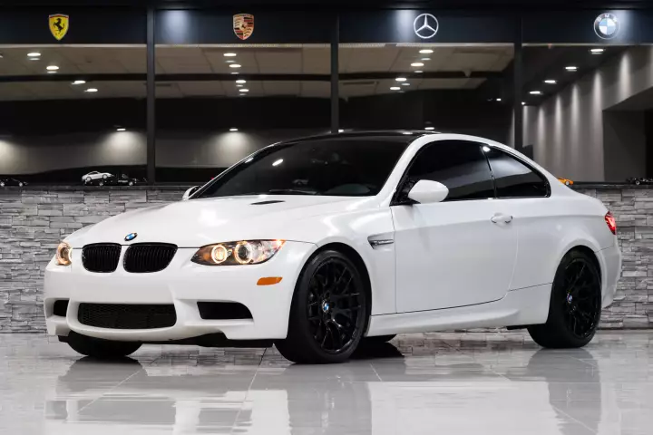 BMW M3 Frozen Edition (E92) painted in Frozen Brilliant White