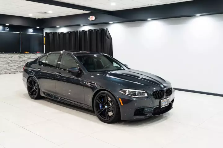 BMW M5 (F10) painted in Singapore Grey