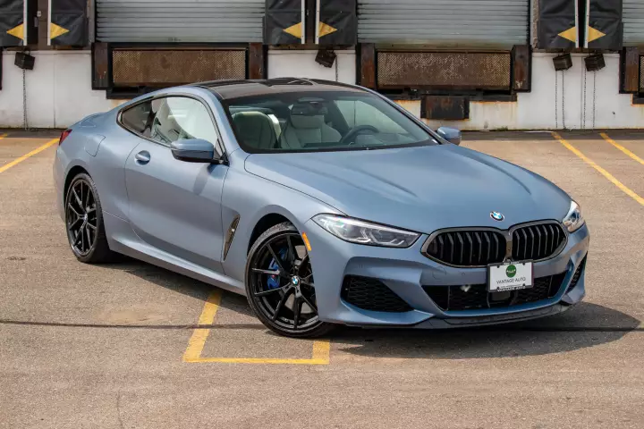 BMW 8 Series M850i Coupé First Edition (G15) painted in Frozen Barcelona Blue