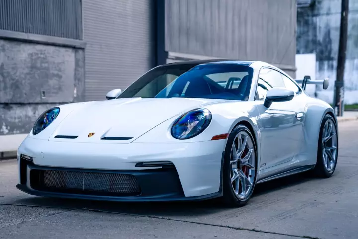 Porsche 911 GT3 (992.1) painted in Pure White