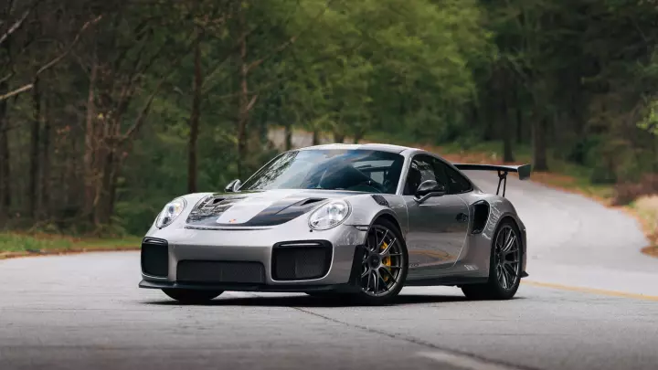 Porsche 911 GT2 RS (991) painted in GT Silver Metallic