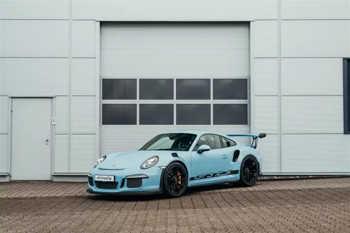 Porsche 911 GT3 RS (991.1) painted in Gulf Blue