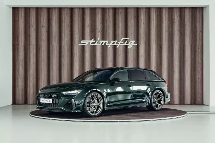 Audi RS6 Avant (C8) painted in British Racing Green