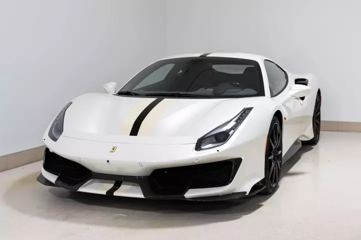 Ferrari 488 Pista painted in Bianco Italia