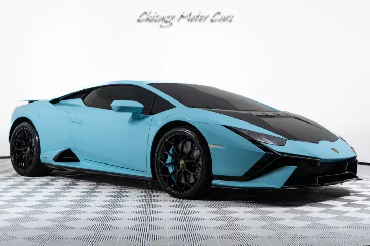 Lamborghini Huracán Tecnica (LP640-2) painted in Celeste Sufax
