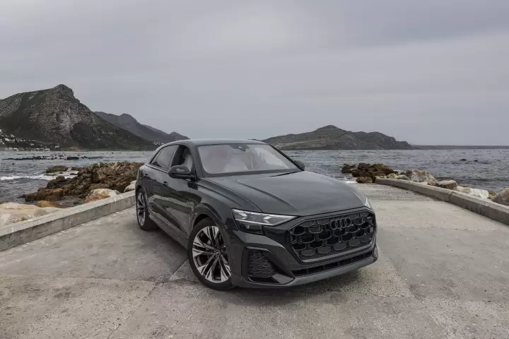 Audi Q8 painted in Goodwood Green
