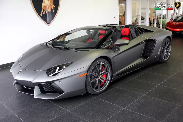 Lamborghini Aventador Roadster (LP700-4) painted in Grigio Titans