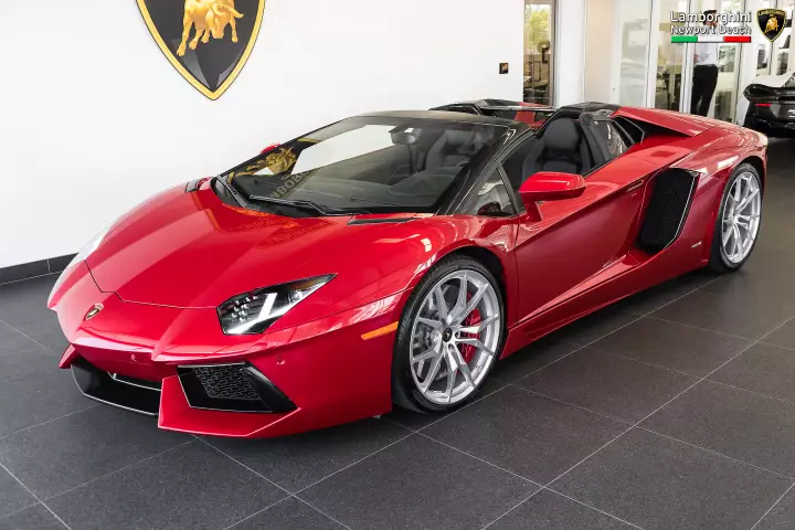 Lamborghini Aventador Roadster (LP700-4) painted in Rosso Efesto