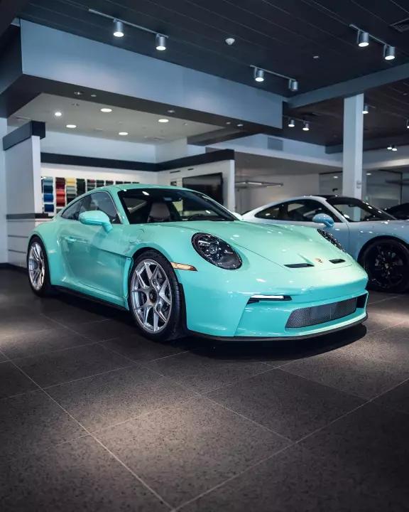 Porsche 911 S/T (992) painted in Mint Green