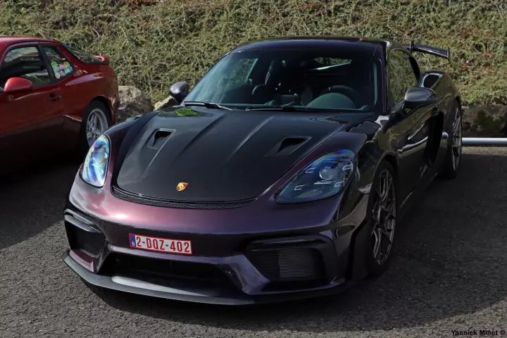 Porsche 718 Cayman GT4 RS (982) painted in Amethyst Metallic