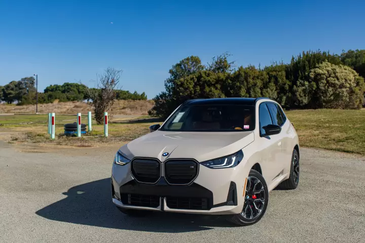 BMW X3 (G45) painted in Dune Grey