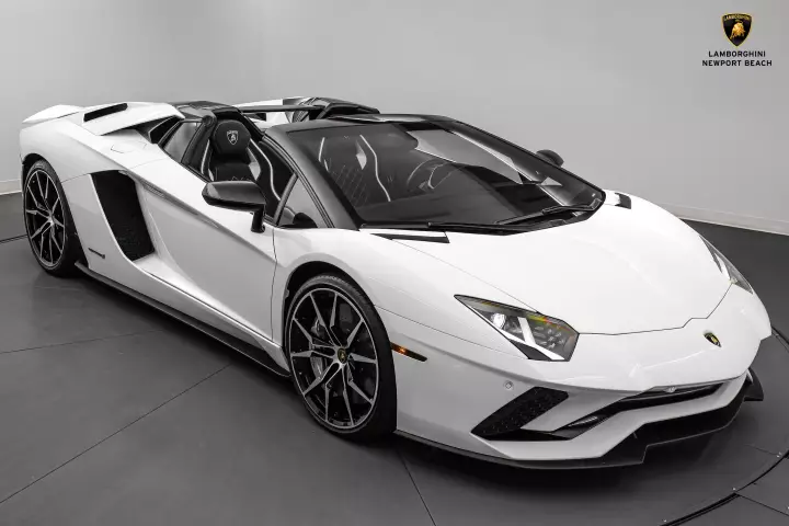 Lamborghini Aventador S Roadster (LP740-4) painted in Bianco Isi