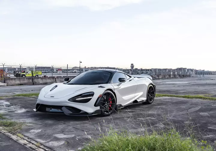 McLaren 765LT painted in White
