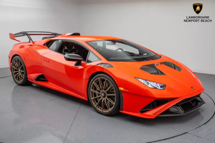 Lamborghini Huracán STO (LP640-2) painted in Arancio Xanto and Arancio Xanto