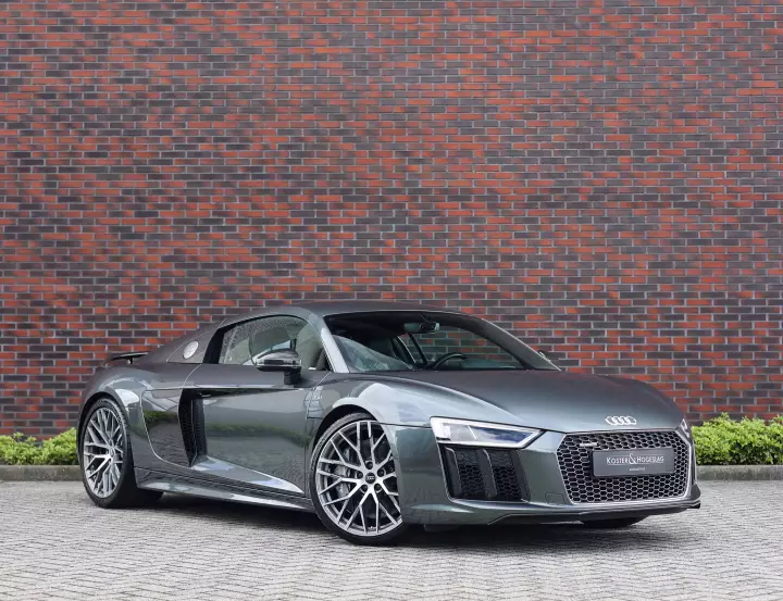 Audi R8 (4S) painted in Daytona Grey