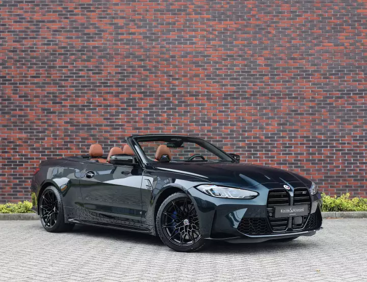 BMW M4 Convertible (G83) painted in Malachite Green Dark