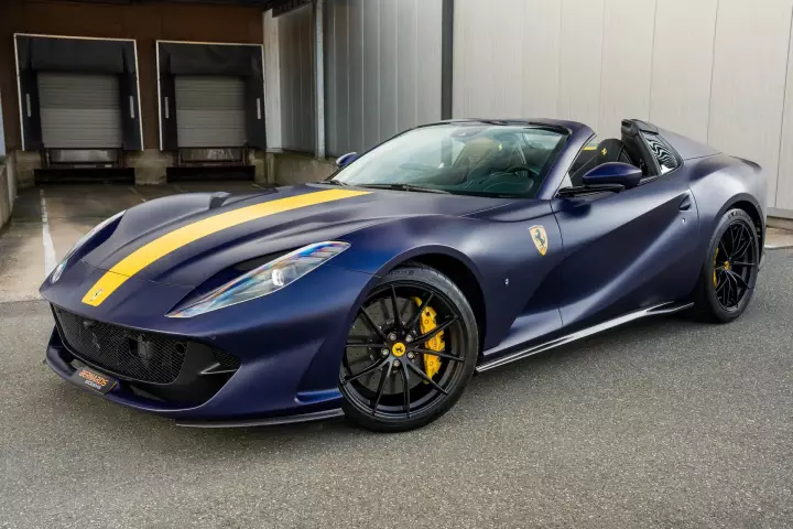 Ferrari 812 GTS painted in Blu Le Mans Opaco