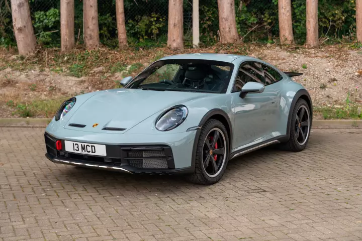 Porsche 911 Dakar (992) painted in Shade Green Metallic