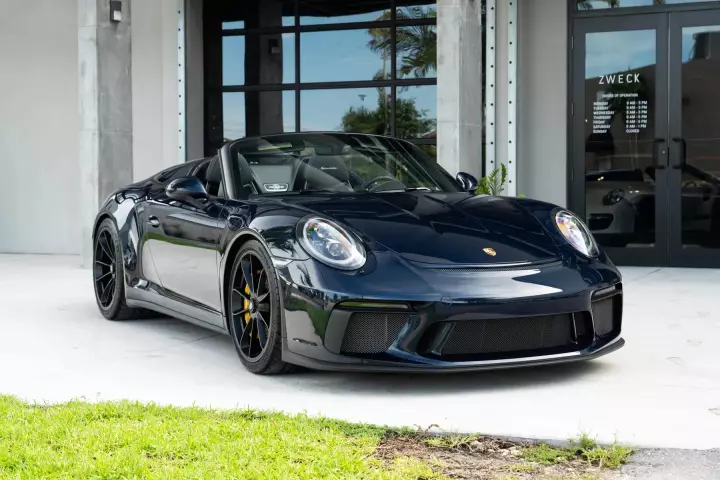 Porsche 911 Speedster (991) painted in Ocean Blue Metallic