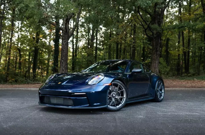 Porsche 911 GT3 Touring (992.1) painted in Midnight Blue Metallic