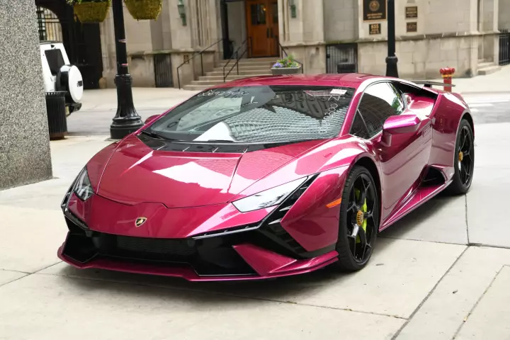 Lamborghini Huracán Tecnica (LP640-2) painted in Viola Bast