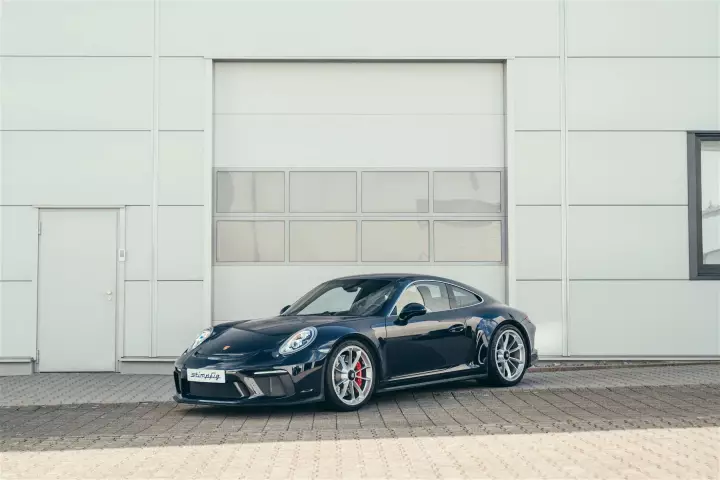 Porsche 911 GT3 Touring (991.2) painted in Dark Sea Blue