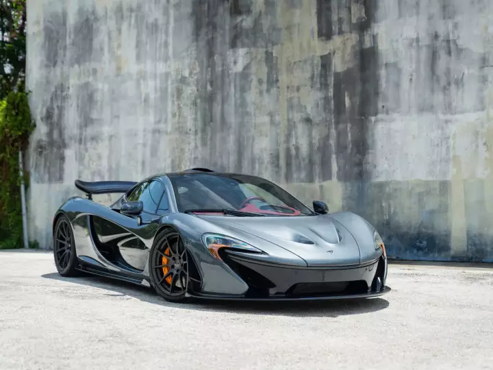 McLaren P1 painted in Flintgrau