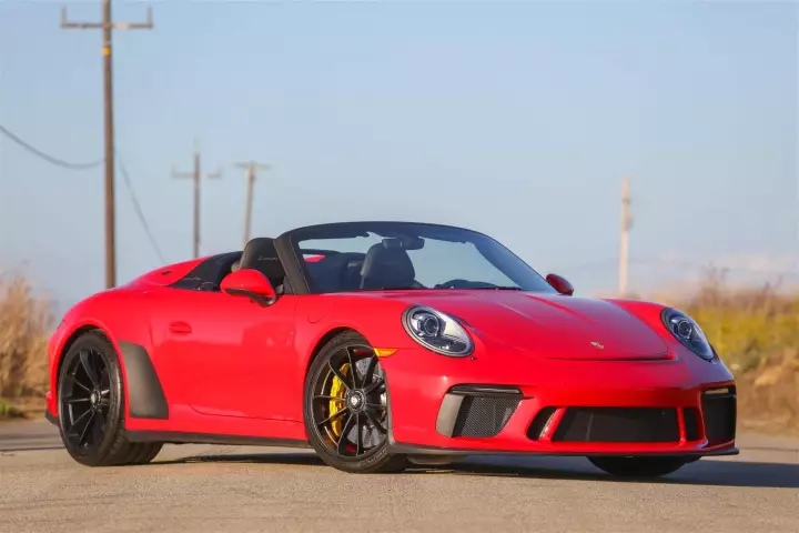 Porsche 911 Speedster (991) painted in Guards Red