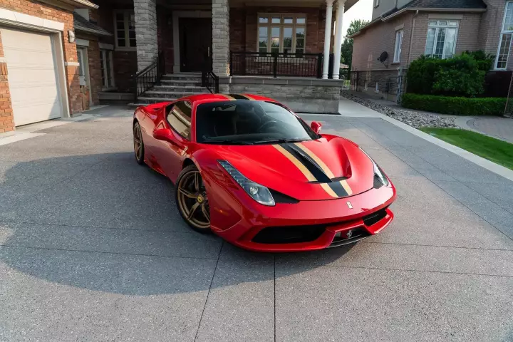 Ferrari 458 Speciale painted in Rosso Corsa