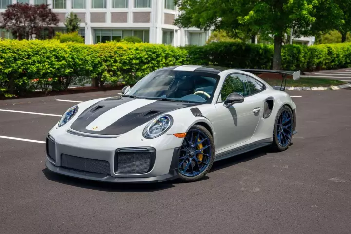 Porsche 911 GT2 RS (991) painted in Steel Grey