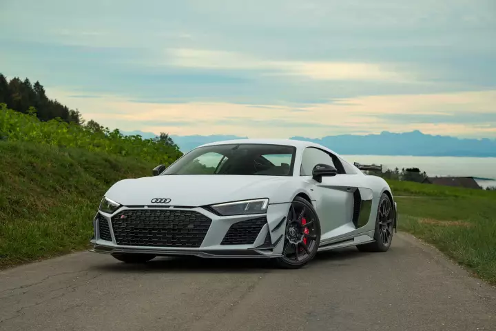 Audi R8 V10 GT RWD (4S) painted in Suzuka Grey Matte
