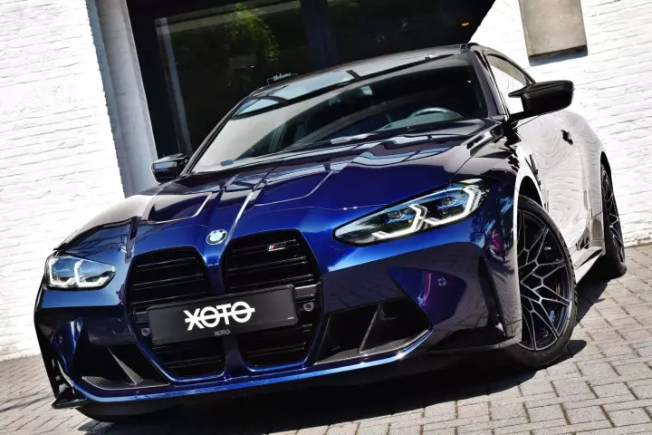 BMW M4 (G82) painted in Tanzanite Blue II