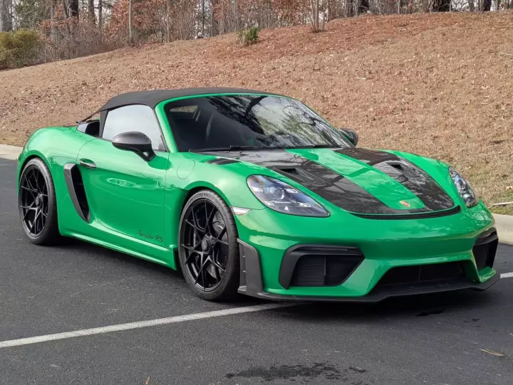 Porsche 718 Spyder RS (982) painted in Viper Green