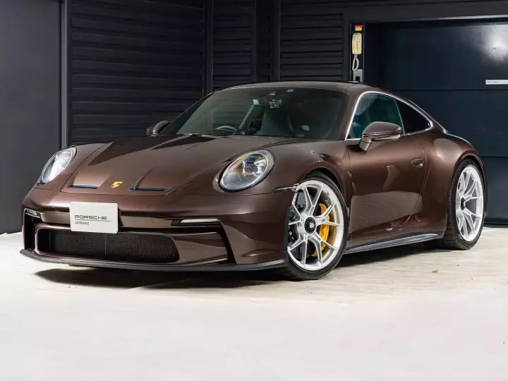 Porsche 911 GT3 Touring (992.1) painted in Macadamia Metallic