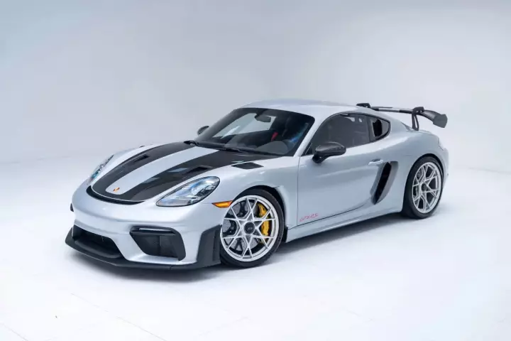 Porsche 718 Cayman GT4 RS (982) painted in Dolomite Silver Metallic