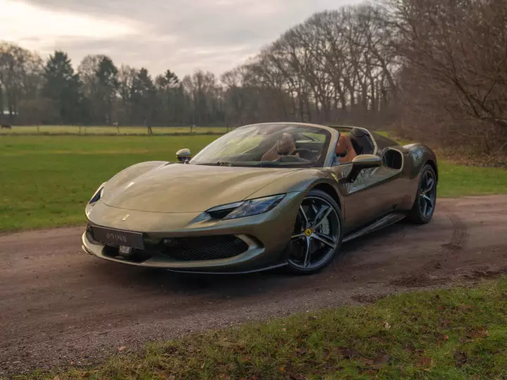 Ferrari 296 GTS painted in Verde Masoni