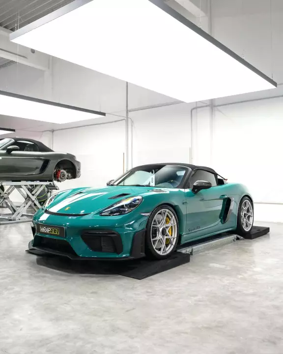 Porsche 718 Spyder RS (982) painted in Smyrna Green