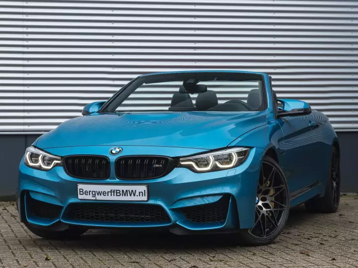 BMW M4 Convertible (F83) painted in Maldives Blue II