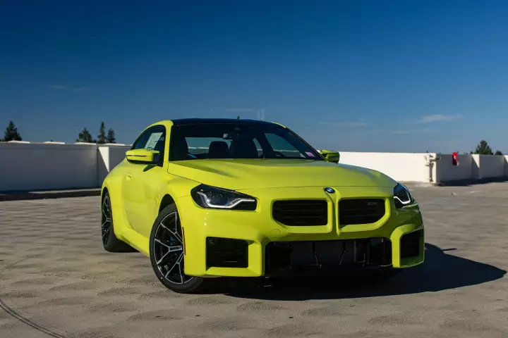 BMW M2 (G87) painted in Sao Paulo Yellow