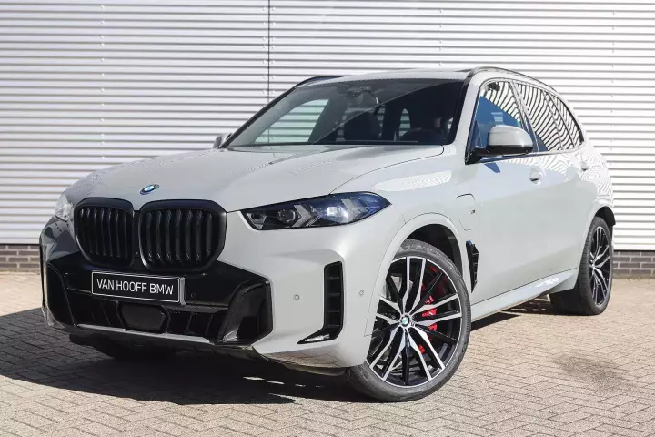 BMW X5 (G05 LCI) painted in Lime Rock Grey