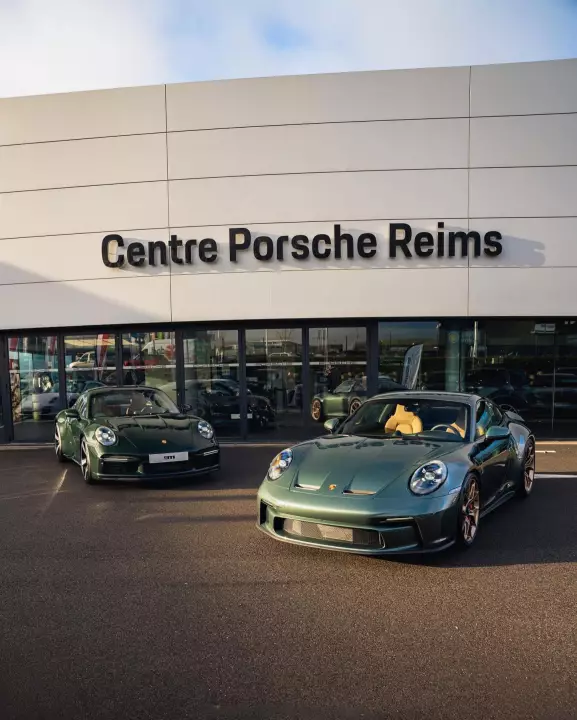 Brewster Green vs Malachite Green Metallic