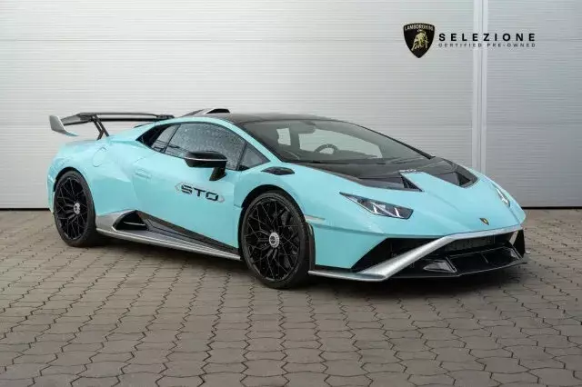 Lamborghini Huracán STO (LP640-2) painted in Celeste Sufax and Grigio Artis