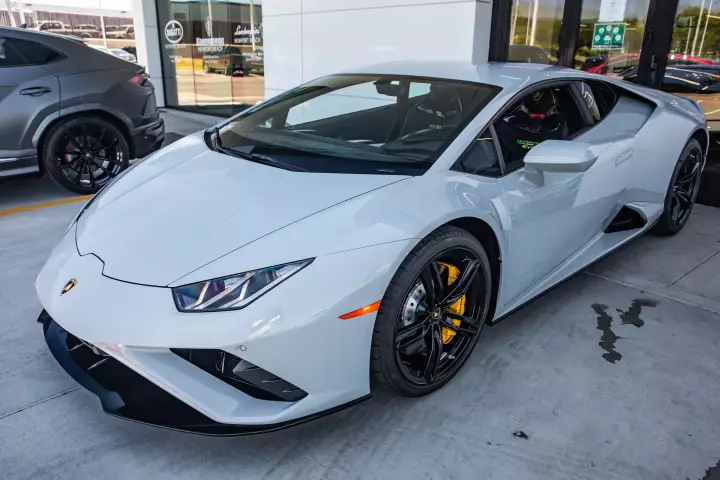 Lamborghini Huracán EVO RWD (LP610-2) painted in Grigio Hati