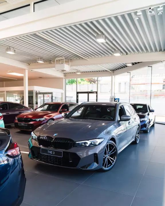BMW 3 Series Touring (G21) painted in Alvit Grey