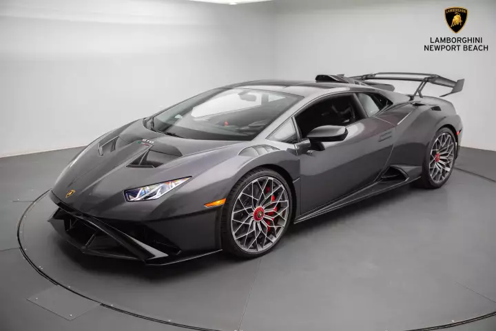 Lamborghini Huracán STO (LP640-2) painted in Grigio Lynx and Nero Noctis