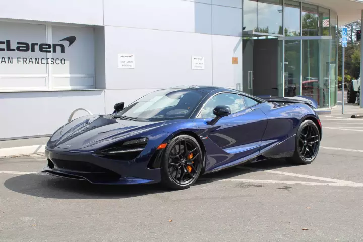 McLaren 750S painted in Atlantic Blue