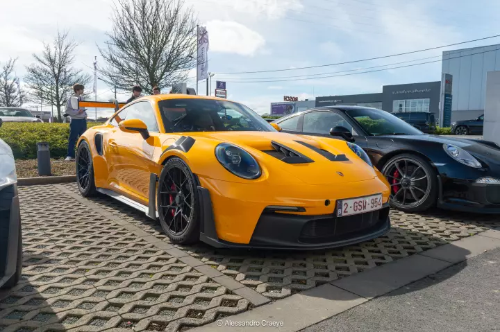 Porsche 911 GT3 RS (992.1) painted in Signal Yellow