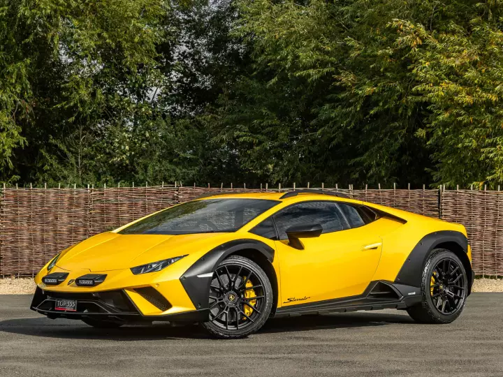 Lamborghini Huracán Sterrato painted in Giallo Inti